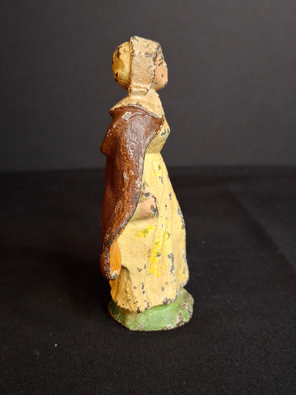 Antique Cast Iron Pilgrim Puritan Woman Figurine Paperweight Attrib Hubley Colonial Lady Thanksgiving