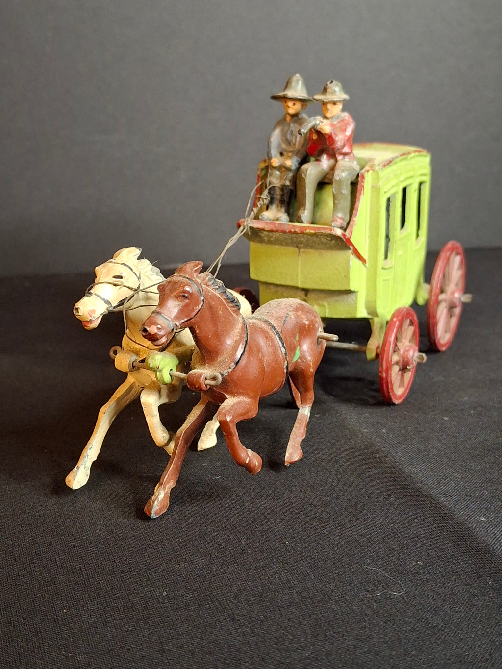 Vintage Johillco Lead Wild West Stagecoach Toy 2 Horses Driver Armed Guard England