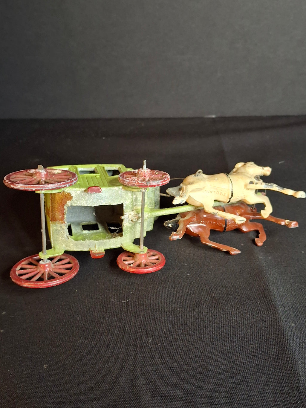 Vintage Johillco Lead Wild West Stagecoach Toy 2 Horses Driver Armed Guard England