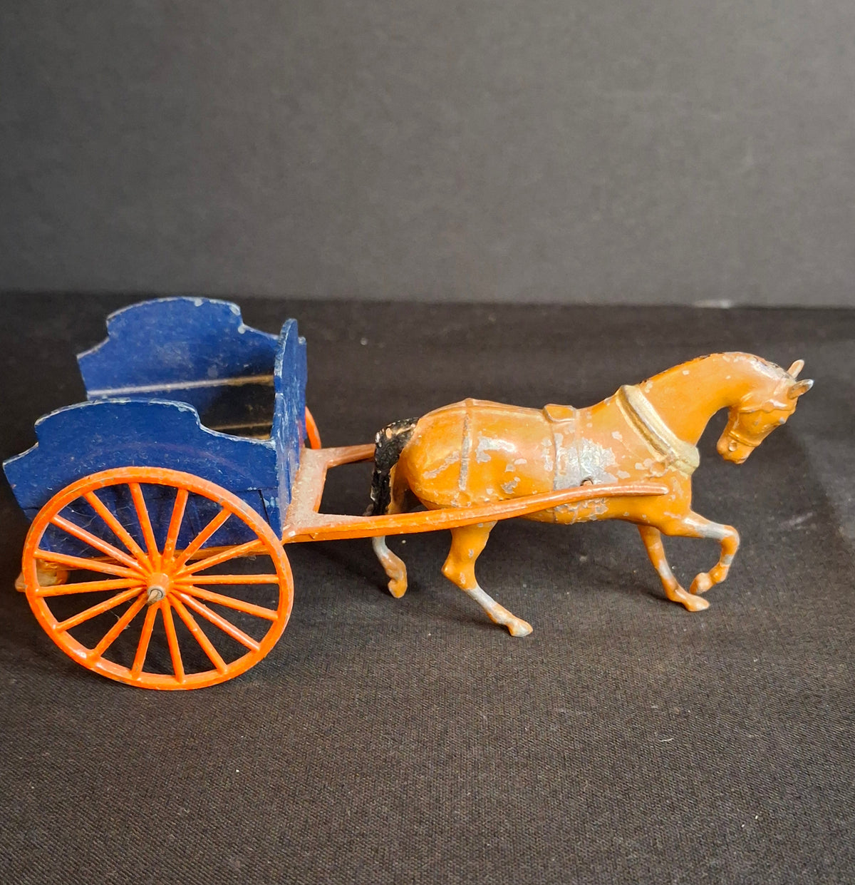 Vintage Britains Hollow Cast Lead Horse Drawn Blue Tip Cart Wagon Made In England