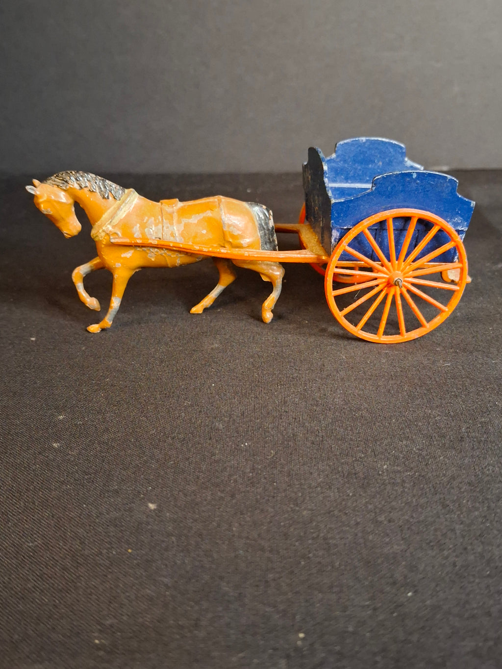 Vintage Britains Hollow Cast Lead Horse Drawn Blue Tip Cart Wagon Made In England