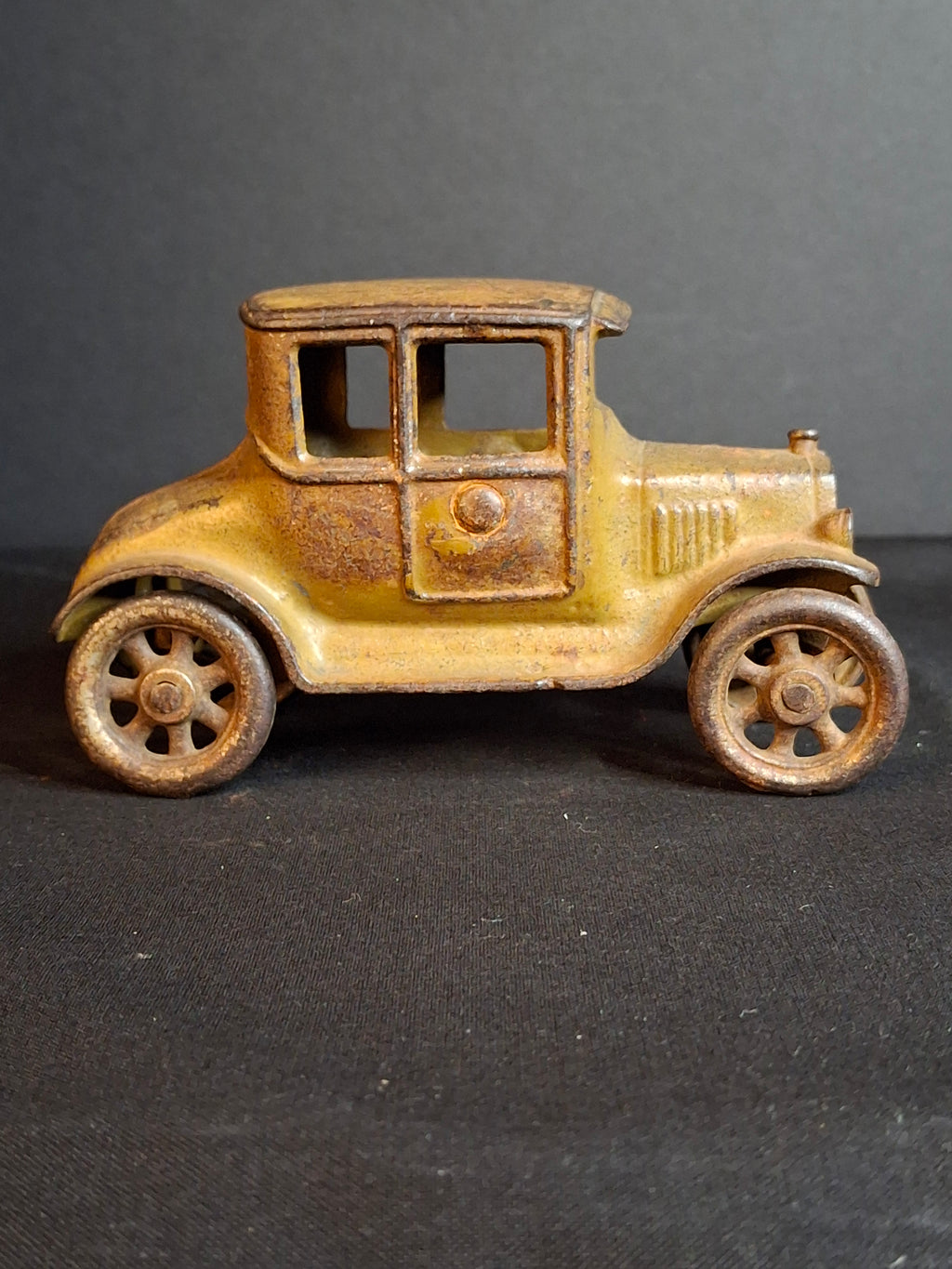 Antique 1920s Kilgore Cast Iron Ford Model T Coupe Toy Car Dark Mustard Yellow SF600A