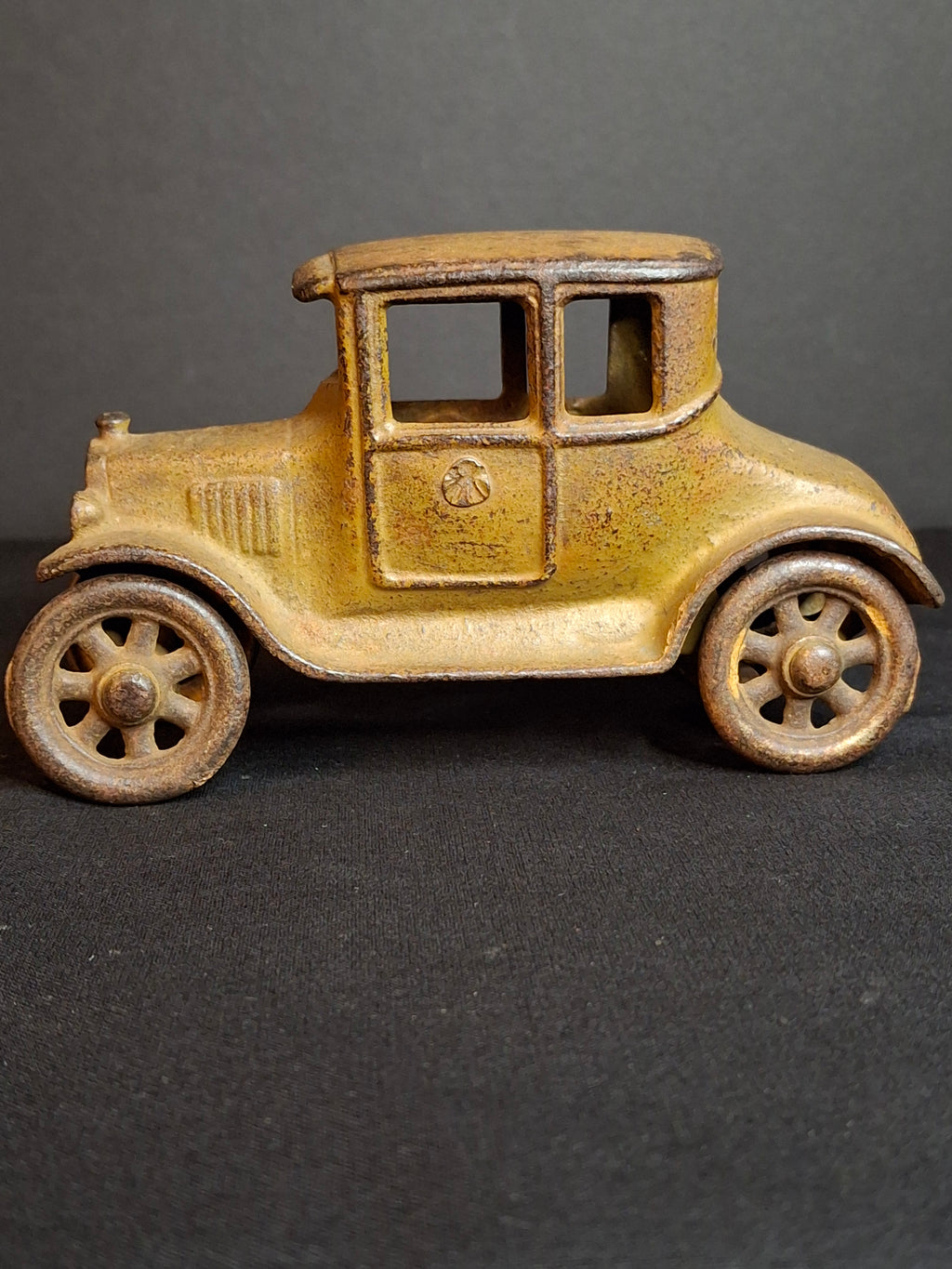 Antique 1920s Kilgore Cast Iron Ford Model T Coupe Toy Car Dark Mustard Yellow SF600A