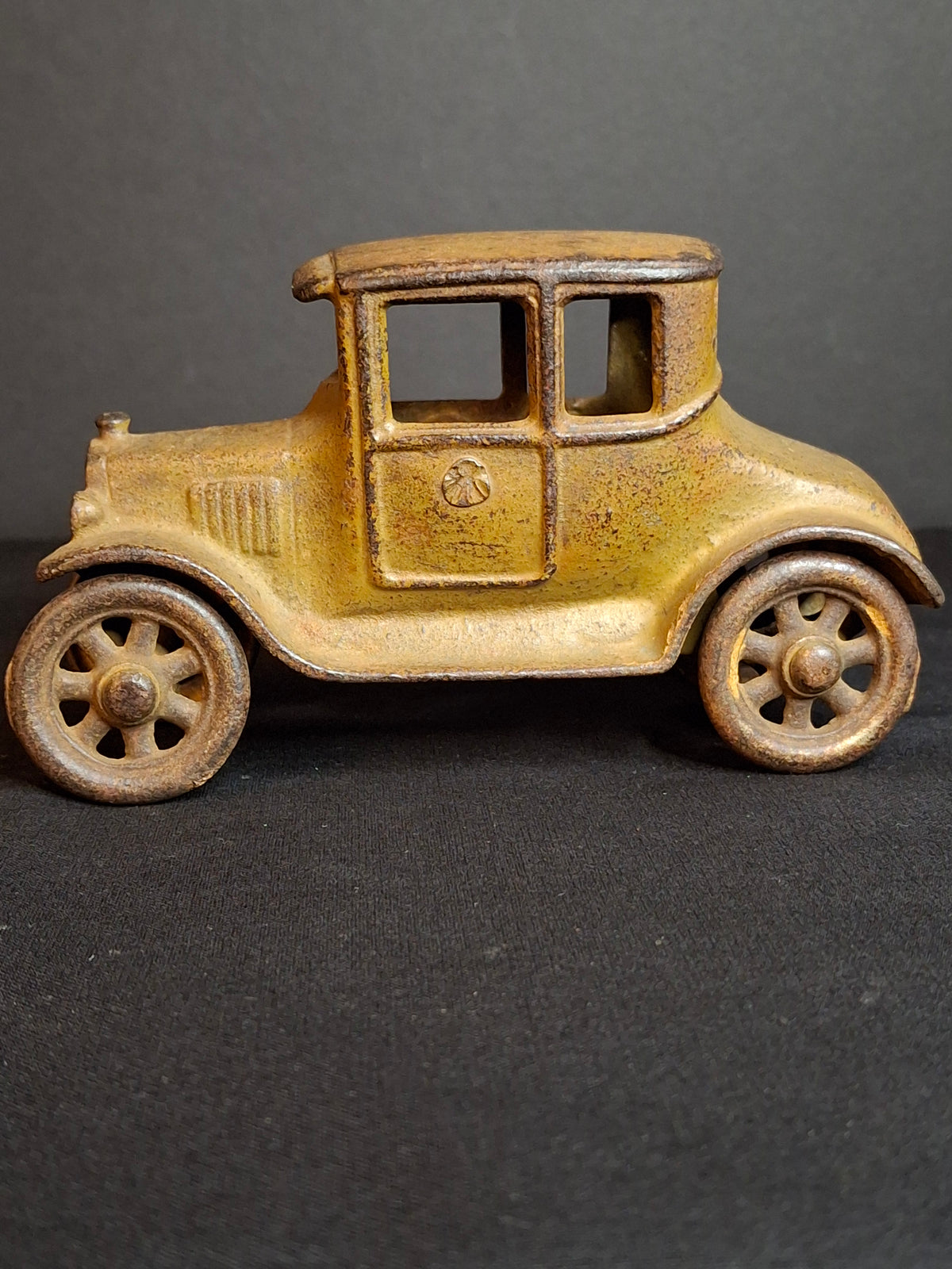Antique 1920s Kilgore Cast Iron Ford Model T Coupe Toy Car Dark Mustard Yellow SF600A