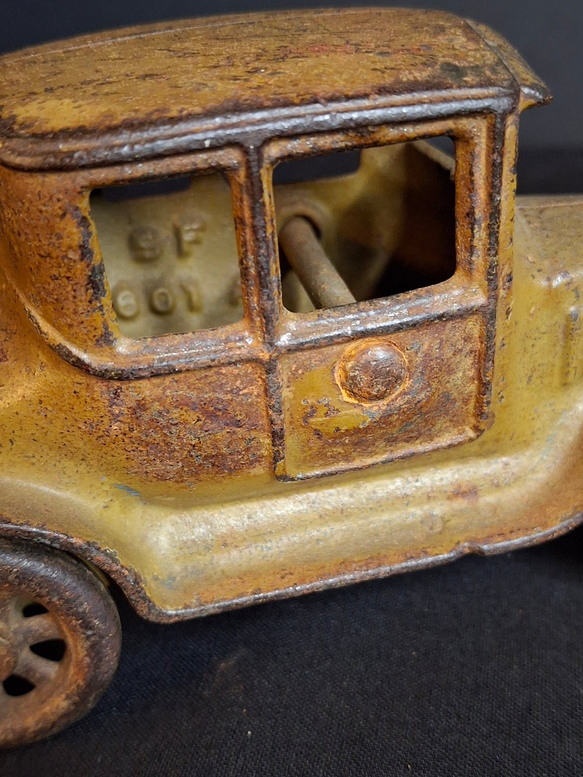Antique 1920s Kilgore Cast Iron Ford Model T Coupe Toy Car Dark Mustard Yellow SF600A