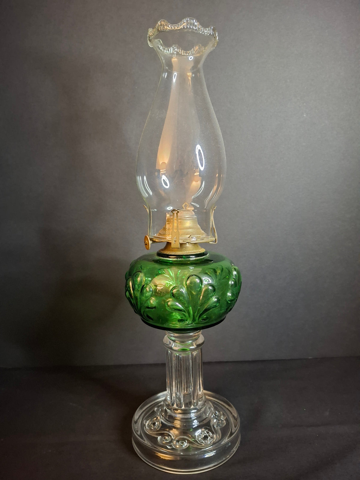 Antique Victorian Emerald Green Glass Kerosene Lamp Clear Star Base Scovill Queen Anne No 1 Burner