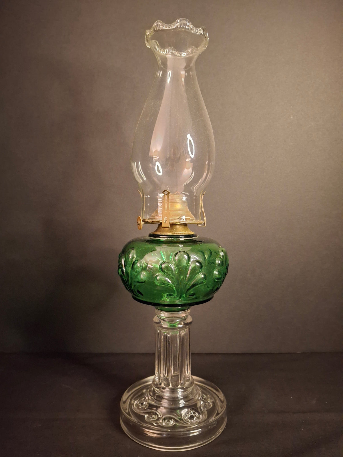 Antique Victorian Emerald Green Glass Kerosene Lamp Clear Star Base Scovill Queen Anne No 1 Burner