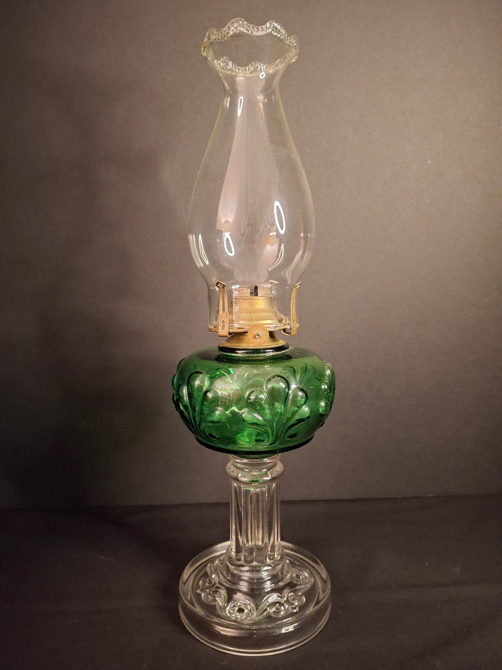 Antique Victorian Emerald Green Glass Kerosene Lamp Clear Star Base Scovill Queen Anne No 1 Burner