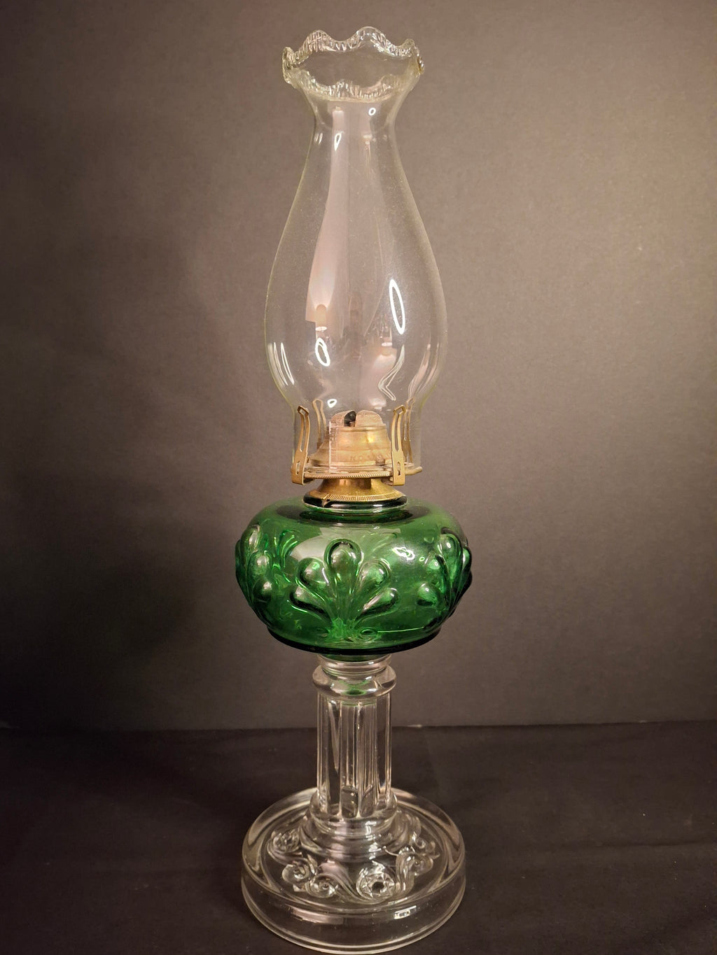 Antique Victorian Emerald Green Glass Kerosene Lamp Clear Star Base Scovill Queen Anne No 1 Burner