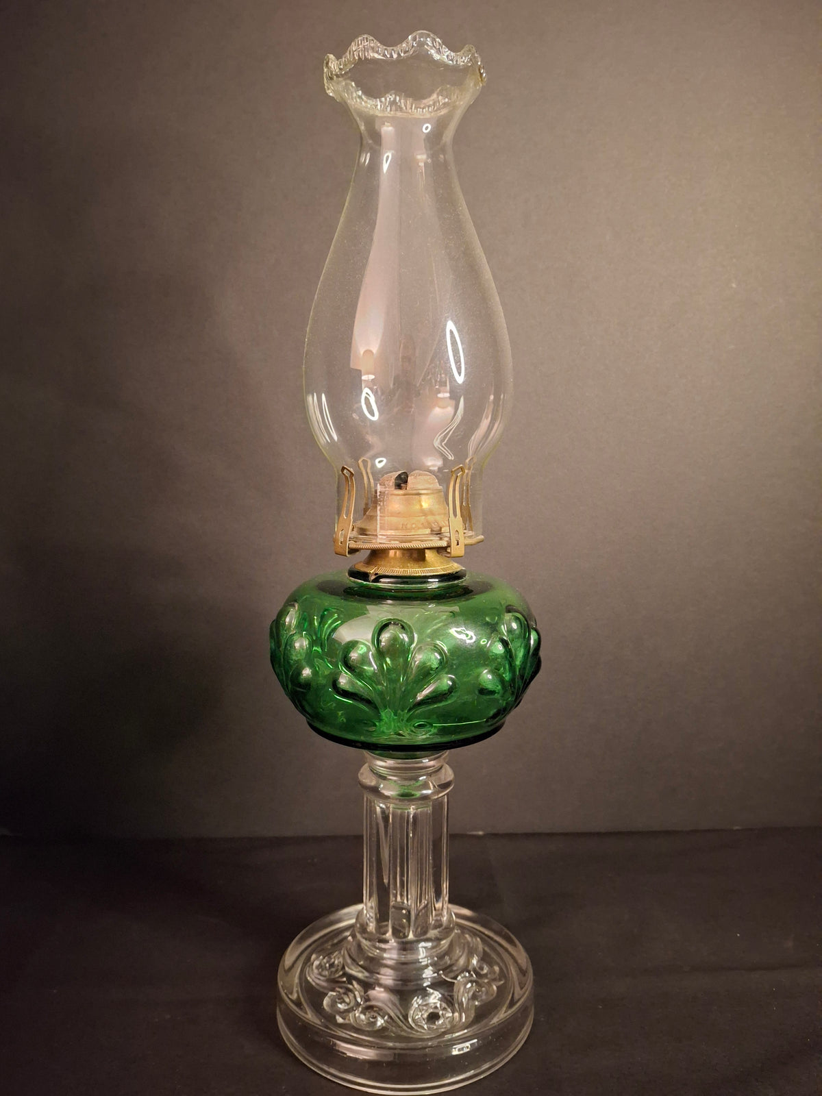 Antique Victorian Emerald Green Glass Kerosene Lamp Clear Star Base Scovill Queen Anne No 1 Burner