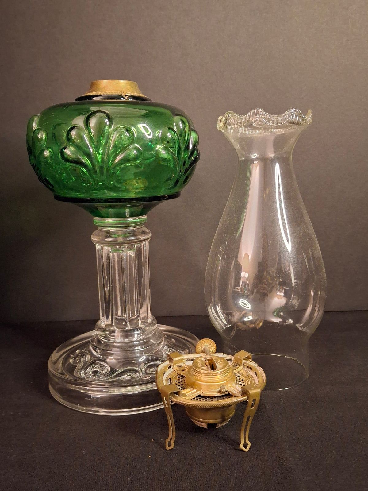Antique Victorian Emerald Green Glass Kerosene Lamp Clear Star Base Scovill Queen Anne No 1 Burner
