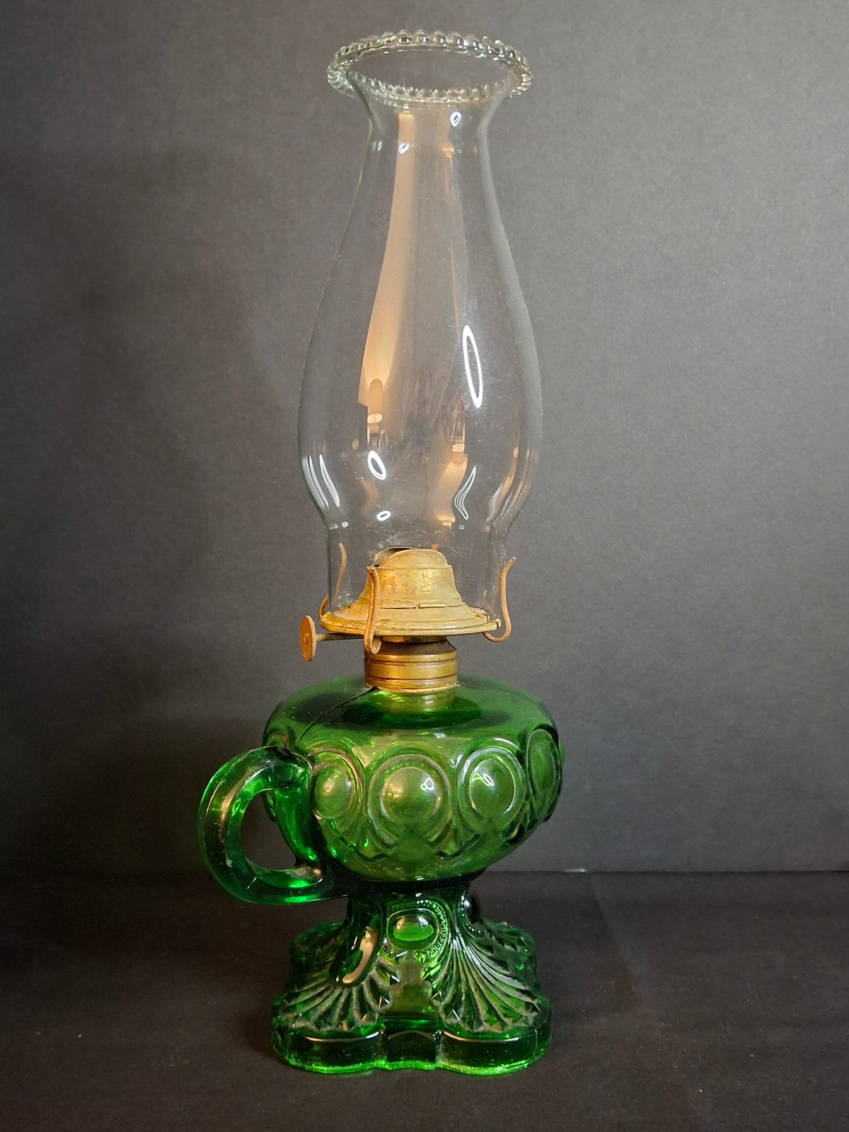 Vintage L.E. Smith Emerald Green Moon & Star Glass Finger Oil Lamp Brass Burner Chimney