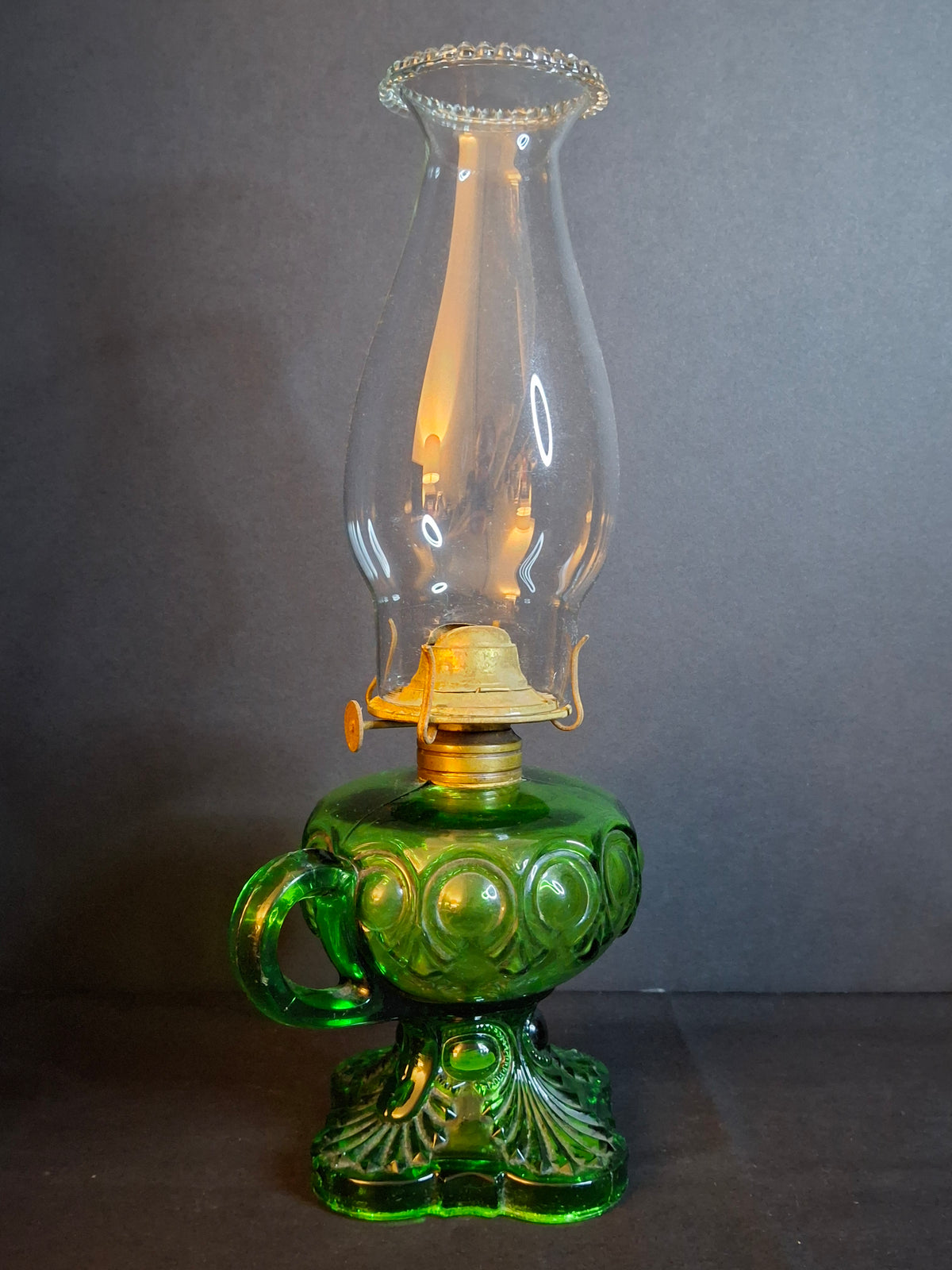 Vintage L.E. Smith Emerald Green Moon & Star Glass Finger Oil Lamp Brass Burner Chimney
