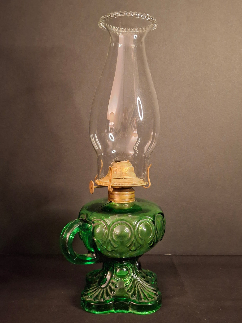 Vintage L.E. Smith Emerald Green Moon & Star Glass Finger Oil Lamp Brass Burner Chimney