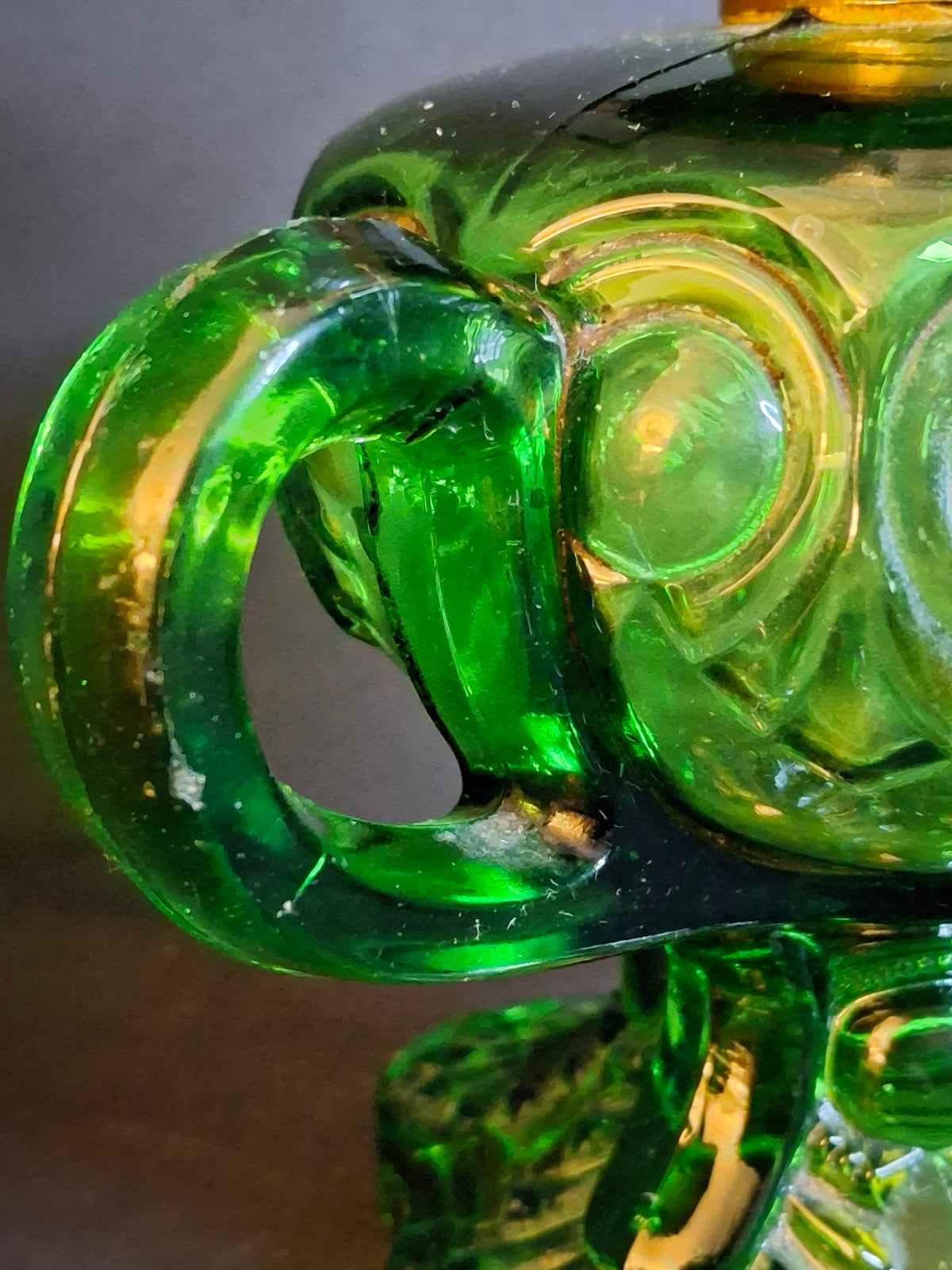 Vintage L.E. Smith Emerald Green Moon & Star Glass Finger Oil Lamp Brass Burner Chimney