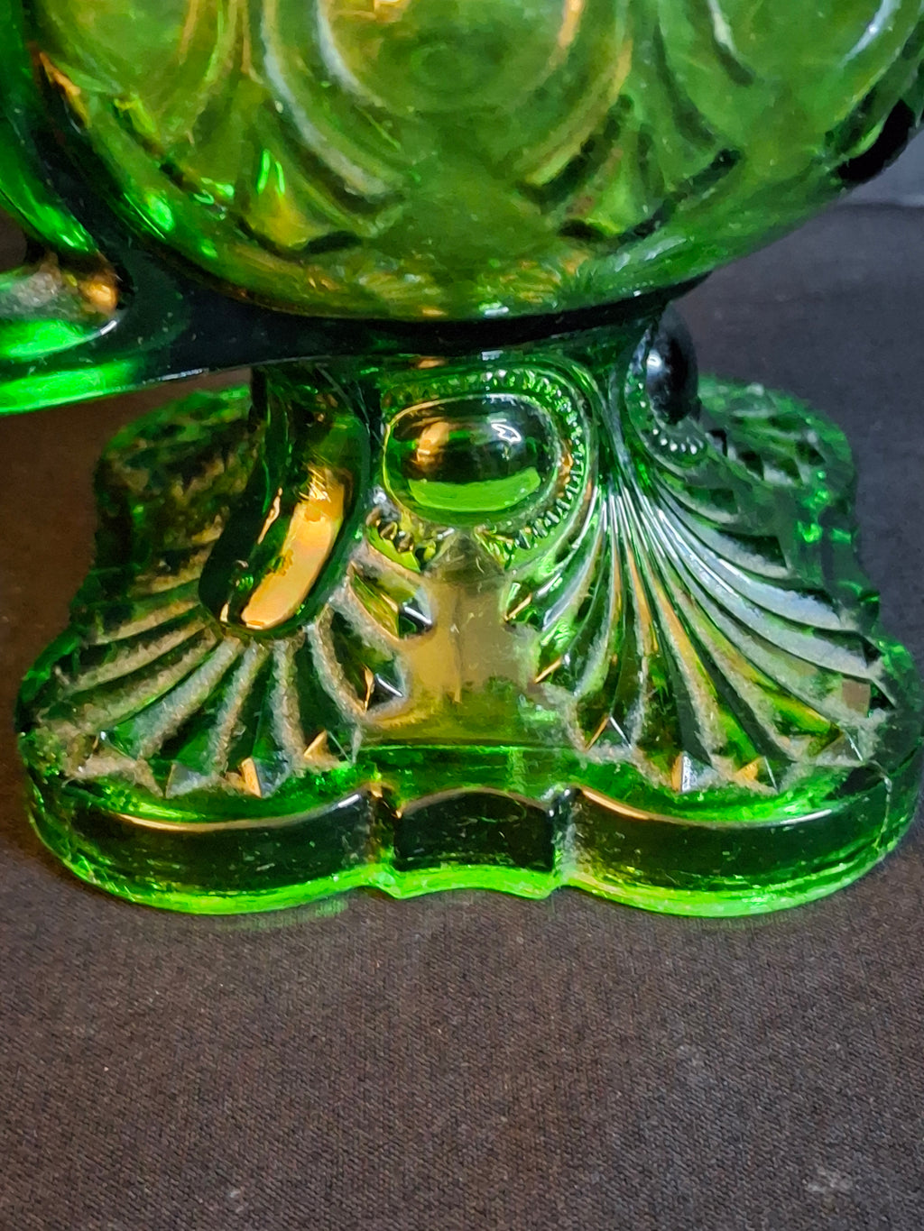 Vintage L.E. Smith Emerald Green Moon & Star Glass Finger Oil Lamp Brass Burner Chimney