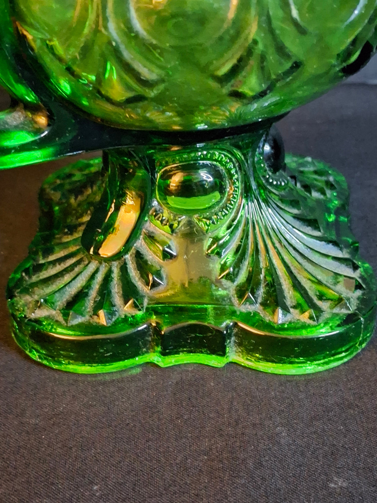 Vintage L.E. Smith Emerald Green Moon & Star Glass Finger Oil Lamp Brass Burner Chimney