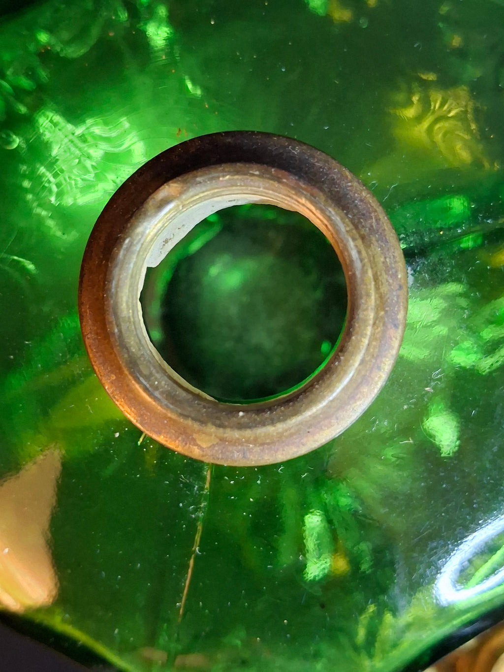 Vintage L.E. Smith Emerald Green Moon & Star Glass Finger Oil Lamp Brass Burner Chimney