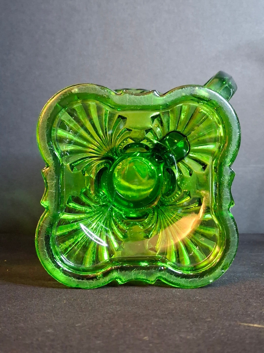 Vintage L.E. Smith Emerald Green Moon & Star Glass Finger Oil Lamp Brass Burner Chimney