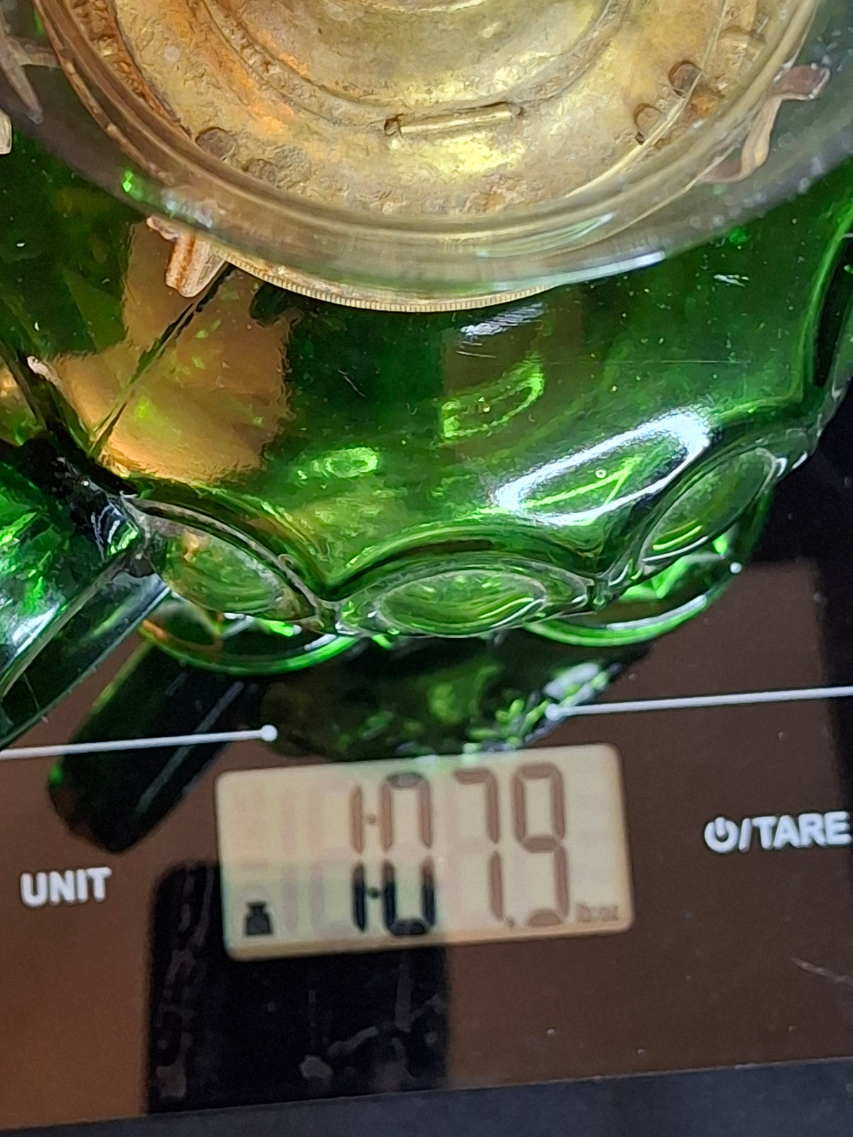 Vintage L.E. Smith Emerald Green Moon & Star Glass Finger Oil Lamp Brass Burner Chimney