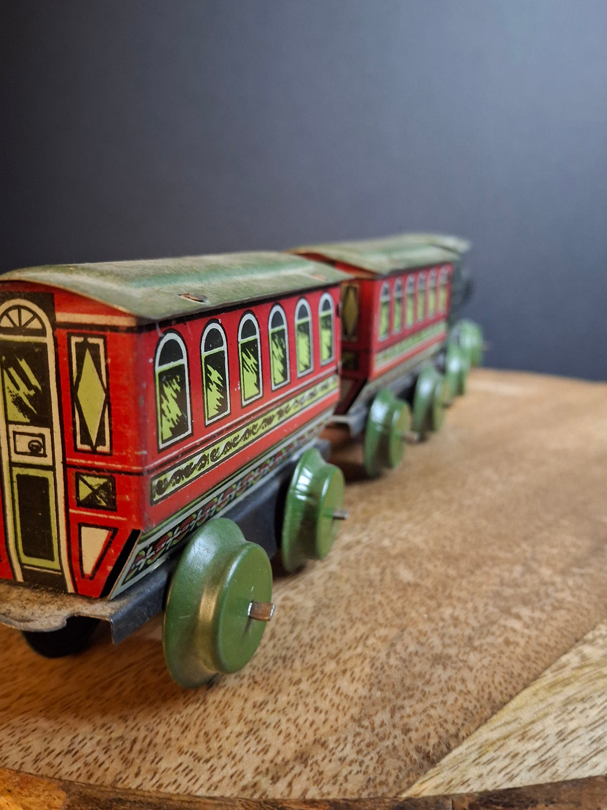 Antique 1920s Hafner Tin Litho 3 Pc Floor Train Set Locomotive & Passenger Cars