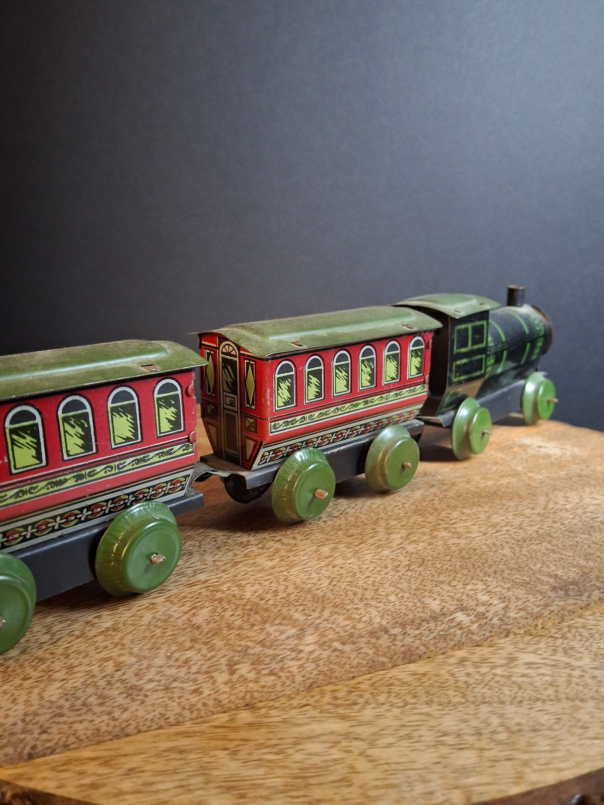 Antique 1920s Hafner Tin Litho 3 Pc Floor Train Set Locomotive & Passenger Cars