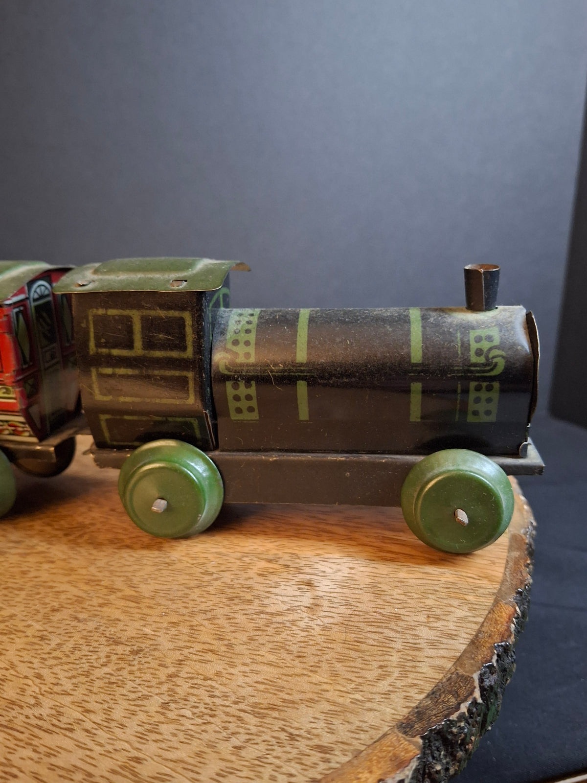 Antique 1920s Hafner Tin Litho 3 Pc Floor Train Set Locomotive & Passenger Cars